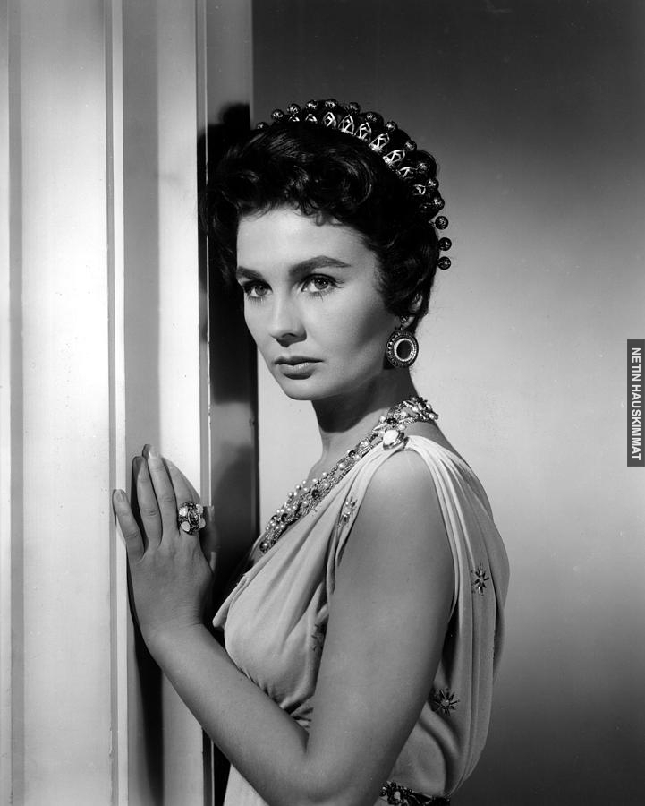 1960- Jean Simmons After starring in “Spartacus,” English actress Jean Simmons rose to super-stardom.