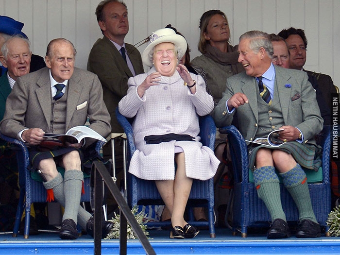 funny-donald-trump-queen-elizabeth-photohop-trumpqueen-10-584a7613be1ce__700